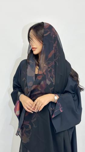عبايه قصه نص بشت كم واسع نوع القماش"كريب مطبوع ""