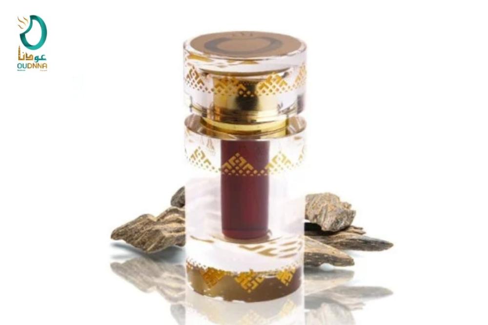 العود: سحر العطور الشرقية وجوهرة الطبيعة الخالدة