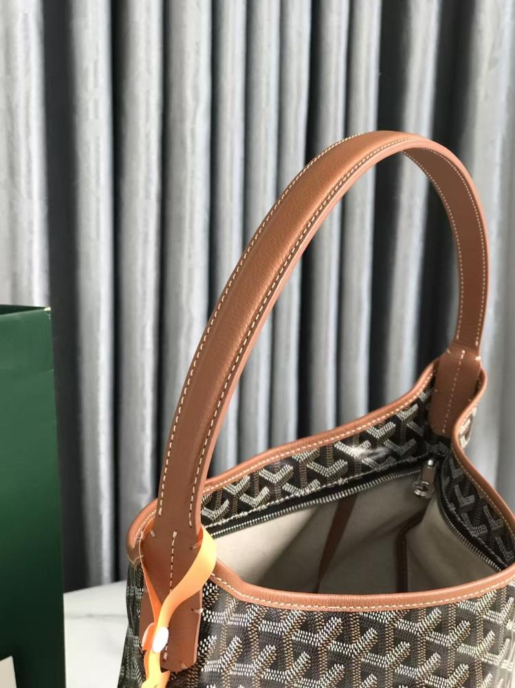 شنطة من ماركة جويارد تقليد ماركة عالية الجودة