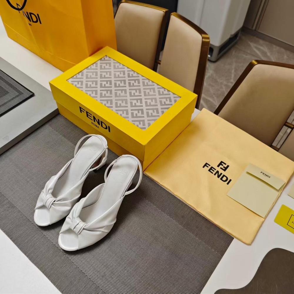 حذاء نسائي FENDI تقليد أعلى جودة