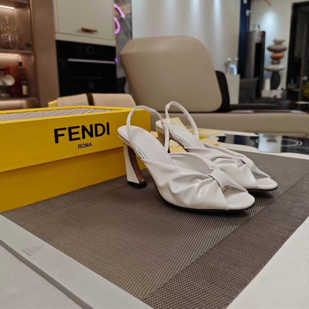 حذاء نسائي FENDI تقليد أعلى جودة