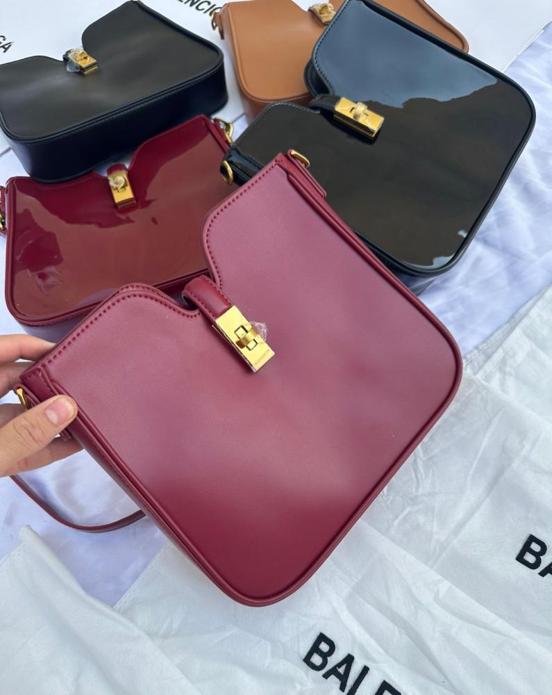 شنطة بالنسياغا