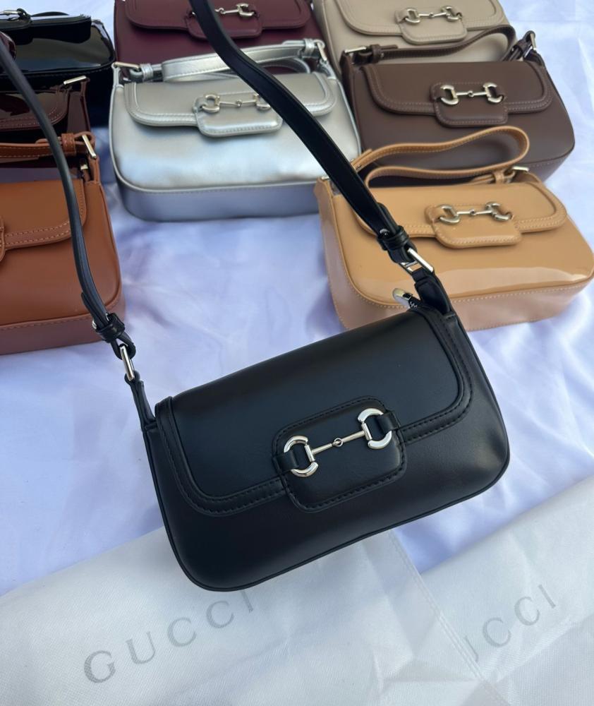 شنط خروج صغيره