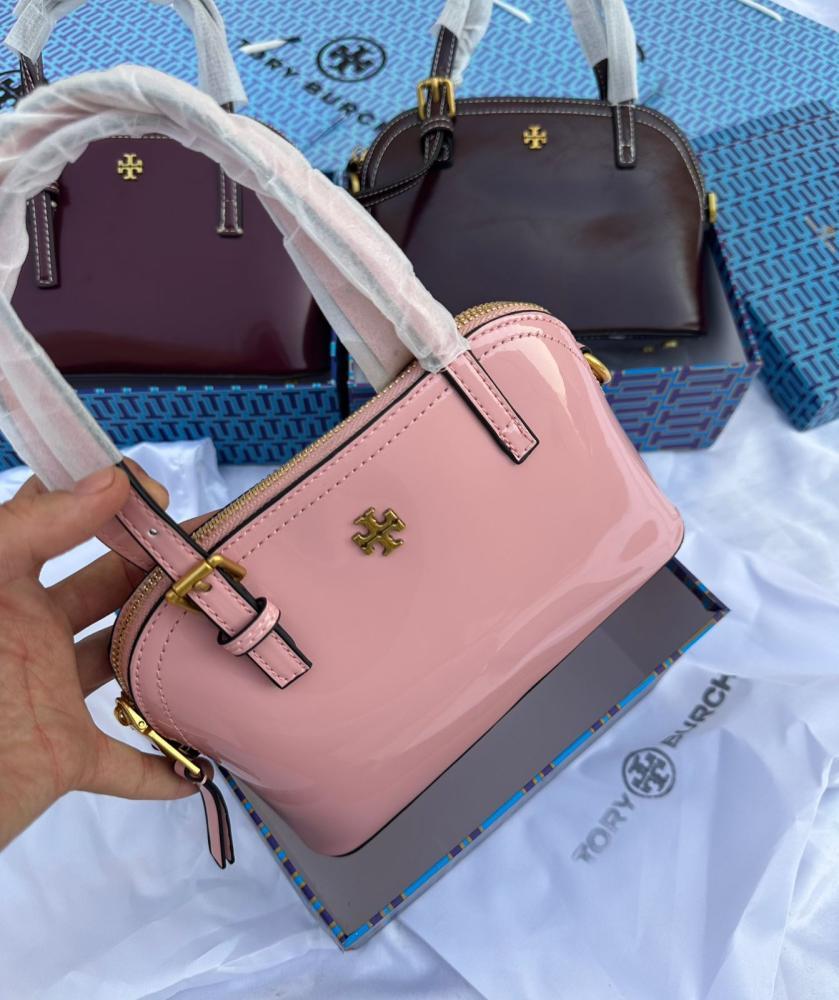 شنطة Tory Burch بتصميم أنيق وعصري