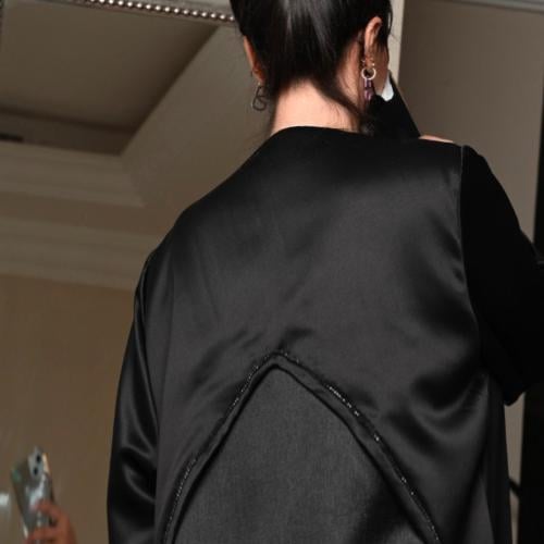 عبايه صيفيه اللون اسود قماش ستان مع قماش تفته من ا...