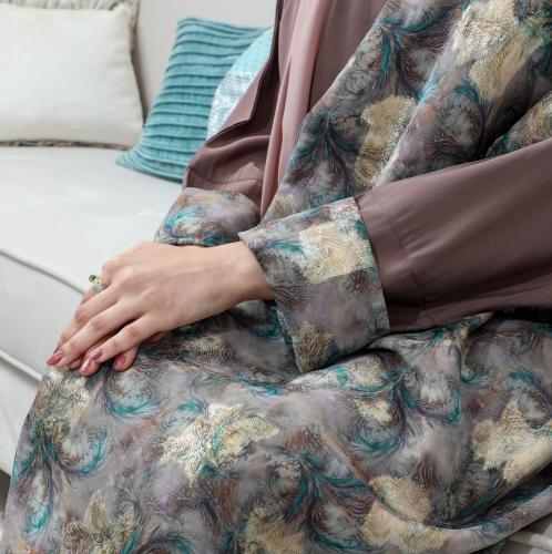 عباية صيفية بلون بني فاتح بقماش ساري هندي
