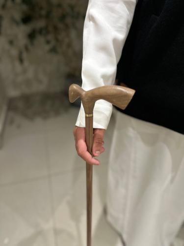 عصا مقبض خشب ورد كبير