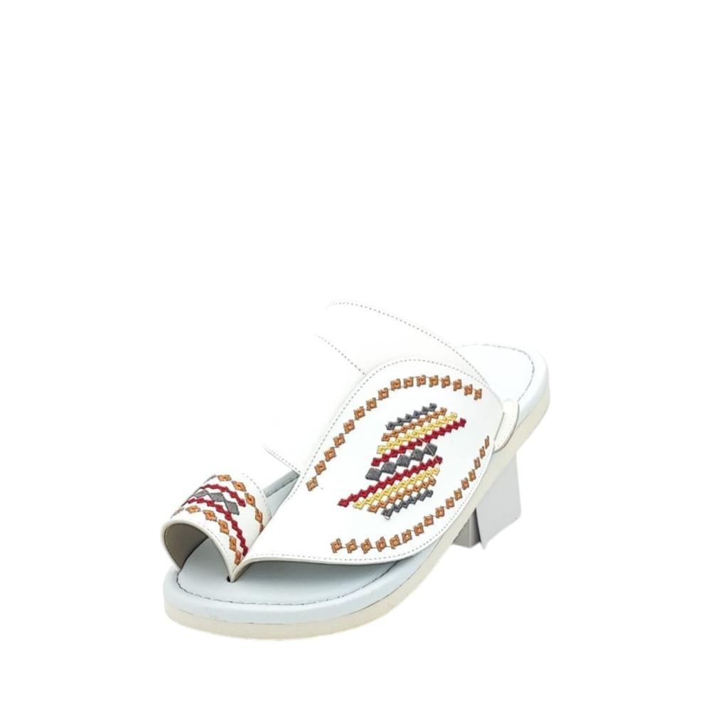 حذاء شرقي مطرز ابيض دعسة طبي وطني