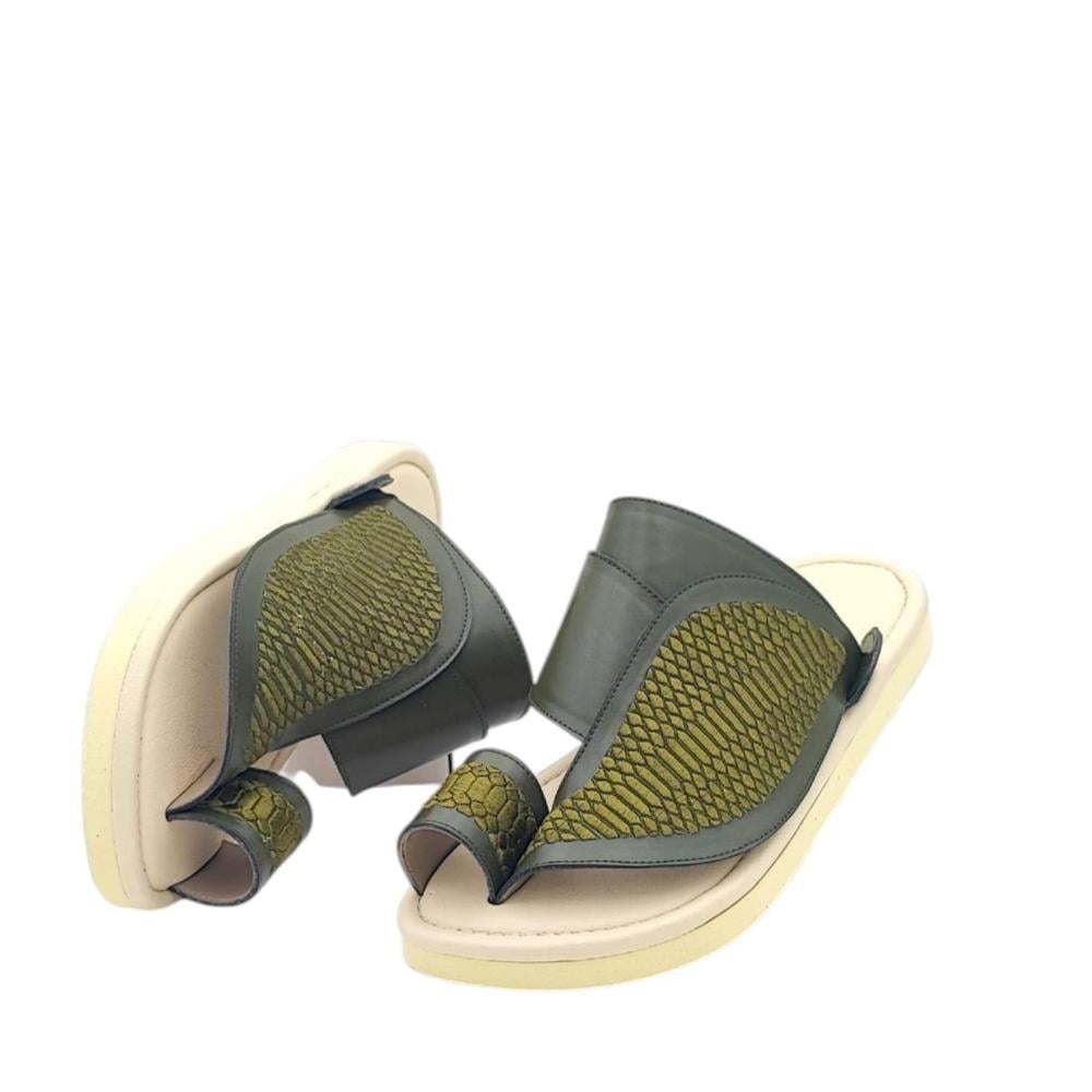 حذاء شرقي مطرز ابيض دعسة طبي وطني