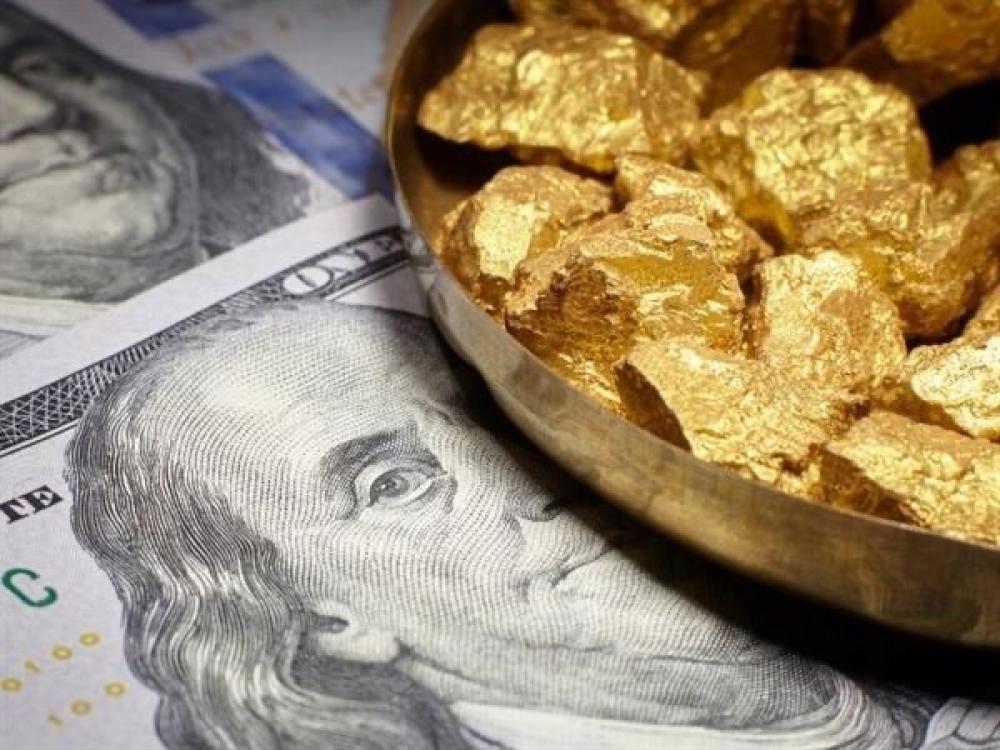 الذهب يرتفع بشكل طفيف مع تراجع الدولار الأمريكي بفعل تطورات إيران
