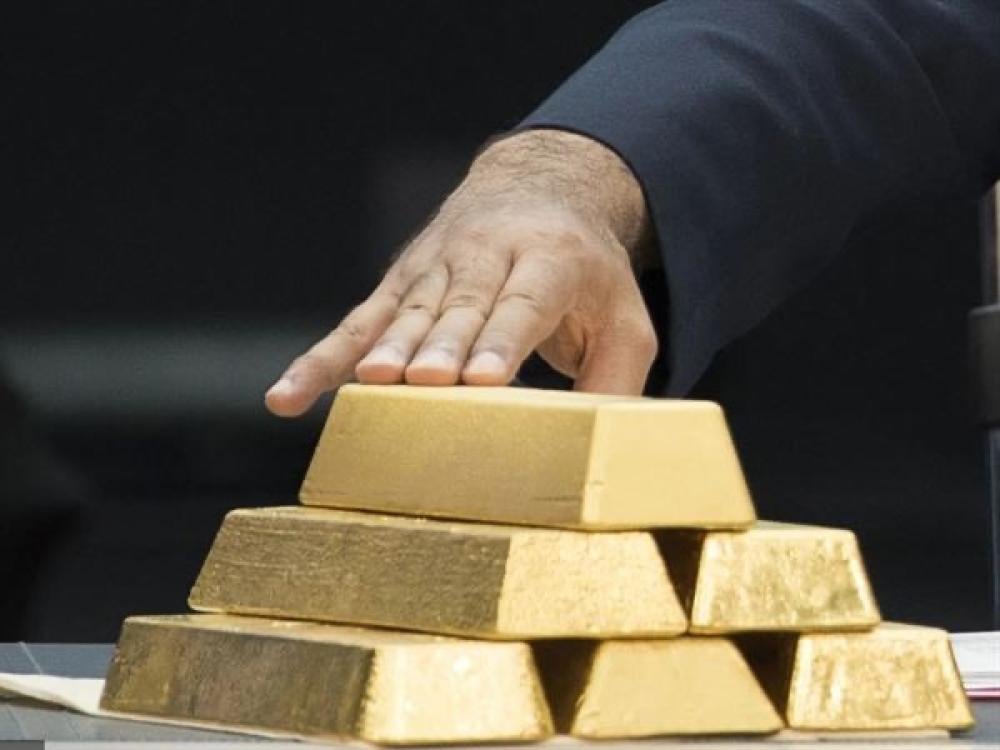 الذهب يرتفع فوق 4400 دولار مع تأجيل مهلة إيران