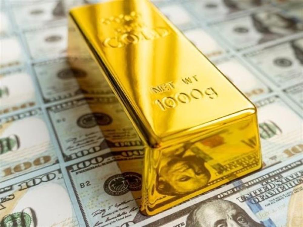 الذهب يتعافى من أدنى مستوياته الشهرية وسط ضغوط الفائدة وقوة الدولار