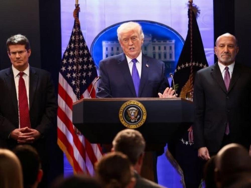 ترامب يتحدى المحكمة العليا ويرفع الرسوم الجمركية العالمية إلى 15%