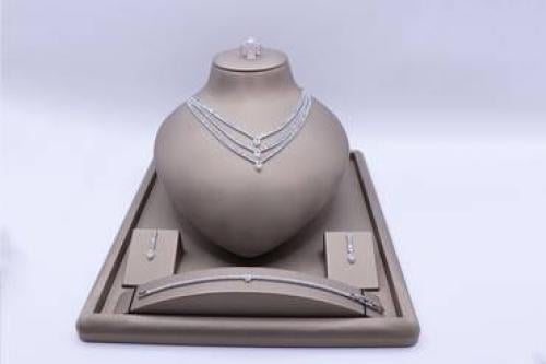 طقم التتويج