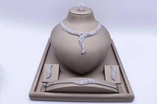 طقم نجمة السهرة