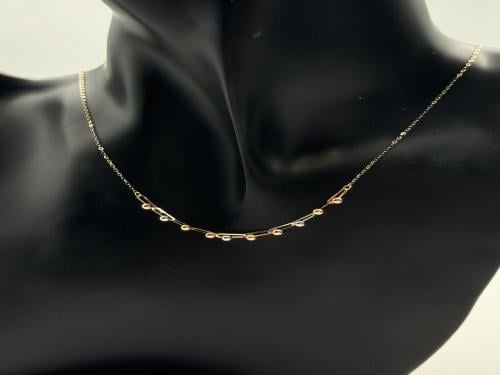 عقد مميز ذهب عيار 18