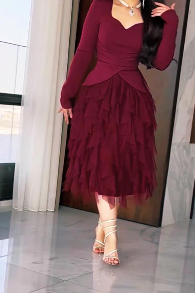 فستان فاخر بتصميم درابيه وكشكش