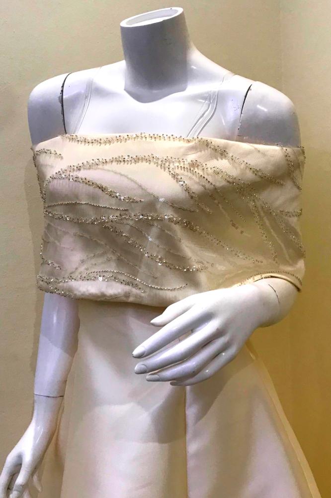 فستان ( وايت اندرياس ليدي ) دبل ميكادو