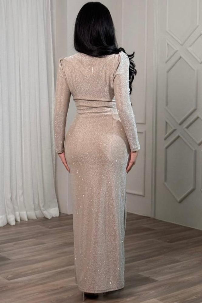 فستان قماش لامع مطرز بخيوط برّاقة