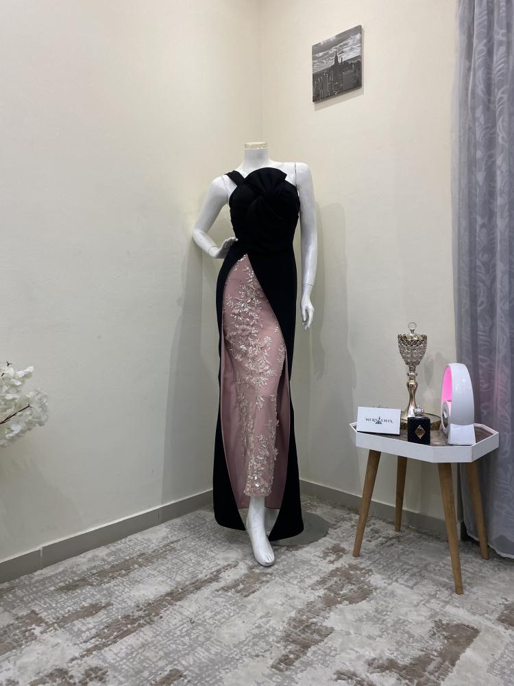 فستان كريب تورنادو مطرز