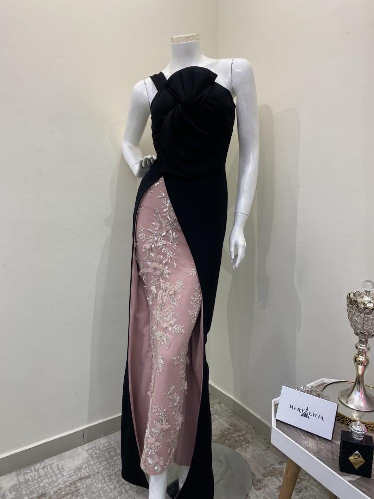 فستان كريب تورنادو مطرز