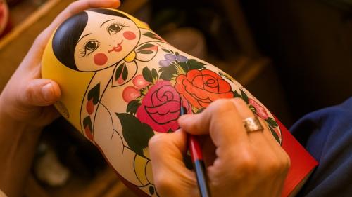 الاناقة دليلك لإطلالة لا تُنسى