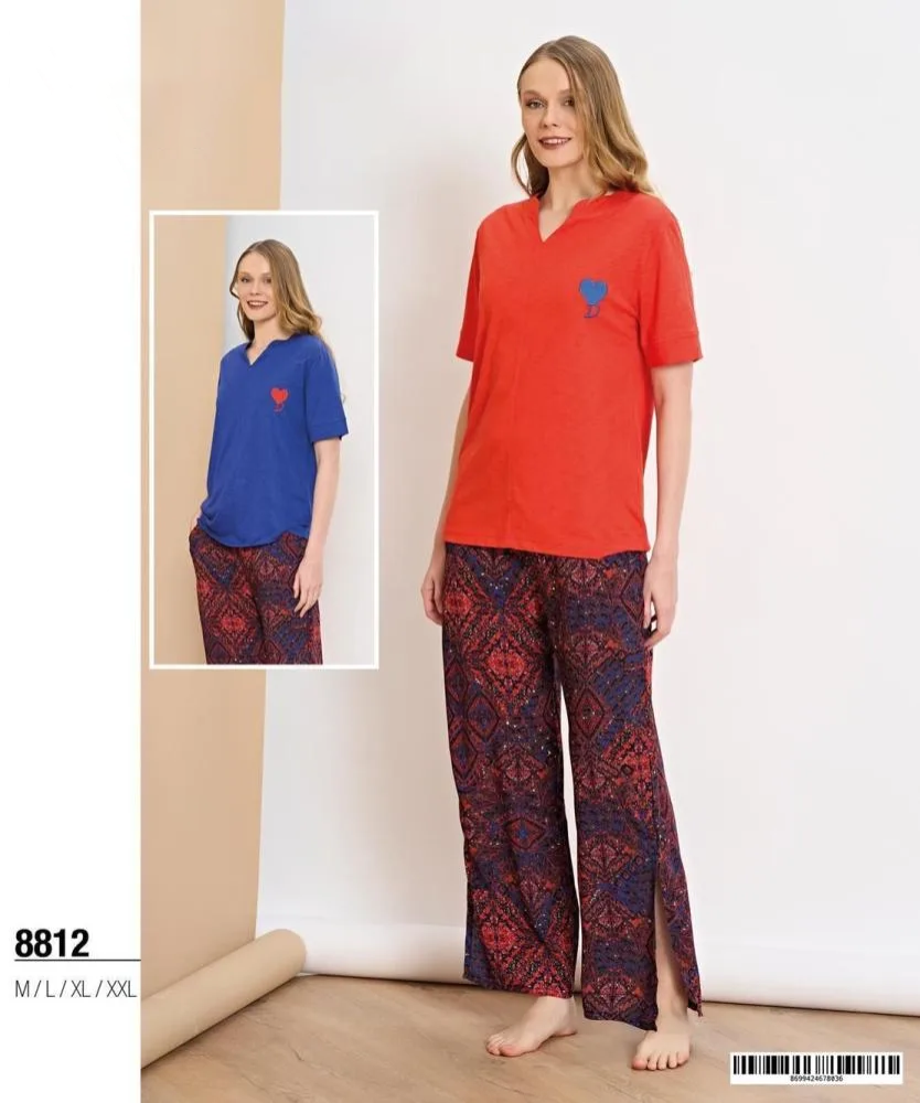 بجامة كاجوال بشكل قلب باللون الاحمر والازرق