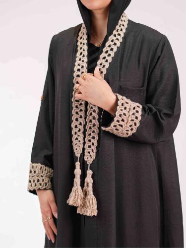N200 عبايه لنن اسود بكروشيه دربين على الاكمام