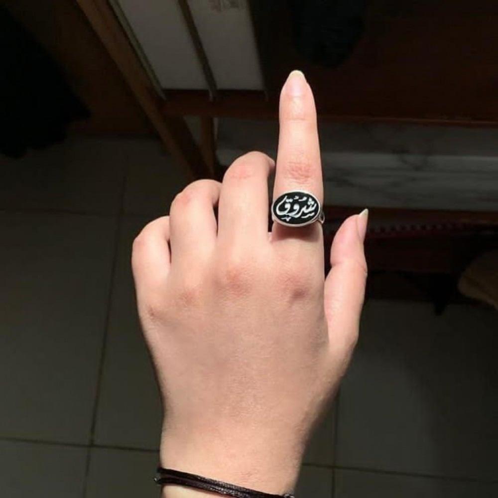 خاتم نسائي ملكي بلاسم لون اسود
