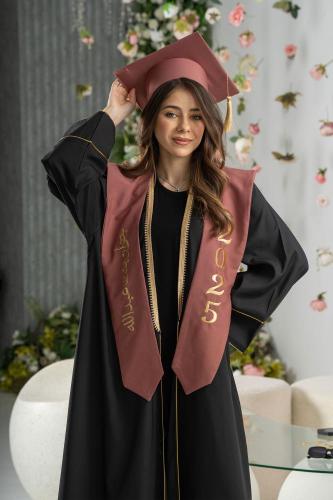 طقم عباية تخرج بتطريز من الامام أسود × وردي