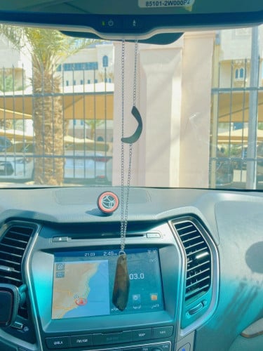 قلادة سيارة بكسرة عود مع حرف - متجر درة مسك