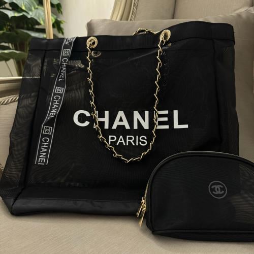 توت باق شبكية مع باوتش صغير من CHANEL