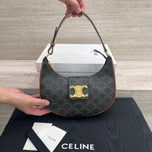 Celine 23cm