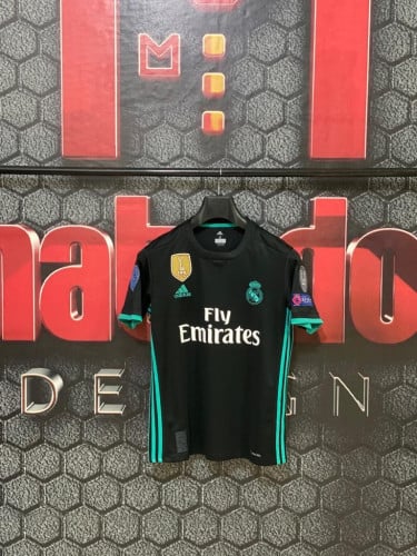 ريال مدريد الاحتياطي لموسم 2017 - 2018 بكامل الشعا...