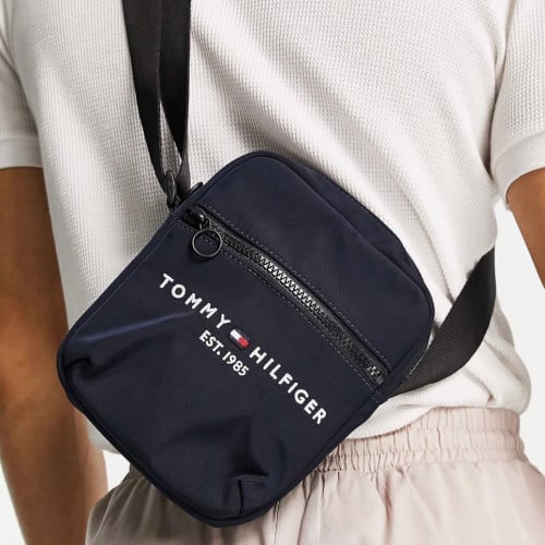‏ ‏Tommy Hilfiger bag