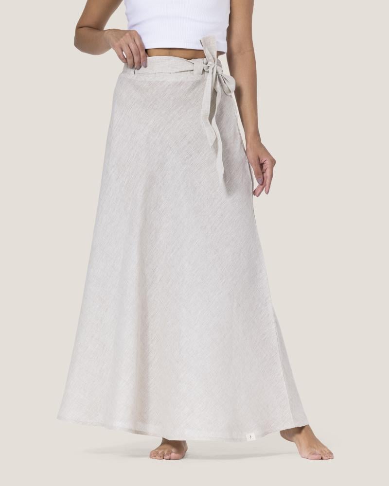 beige skirt