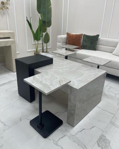 طقم طاولات ضيافه بدبل رخام حبه كبيره و ٤ خدمه