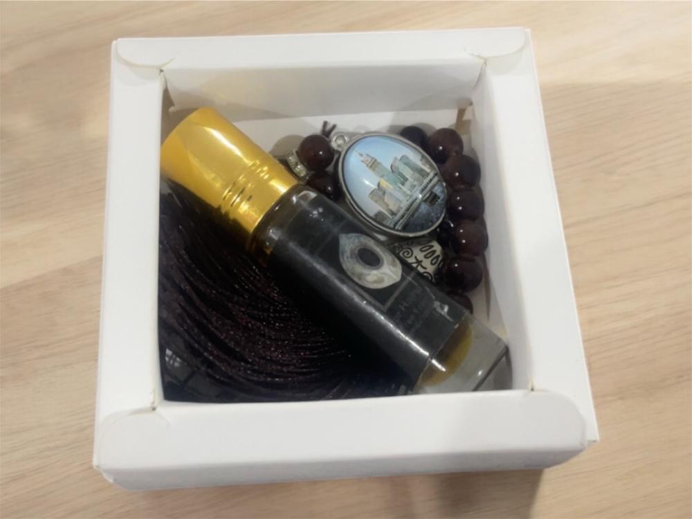 عطر الحجر الأسود