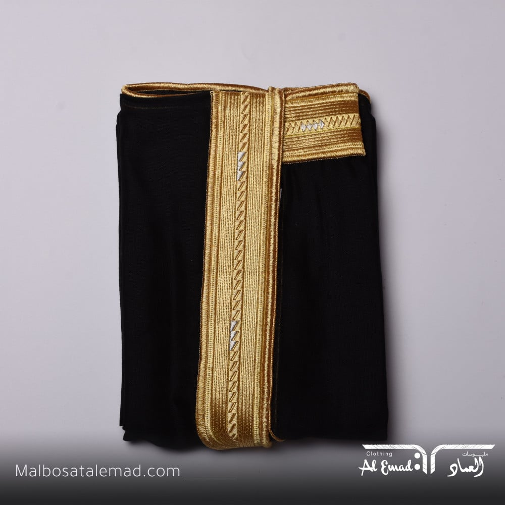 اسود وذهبي