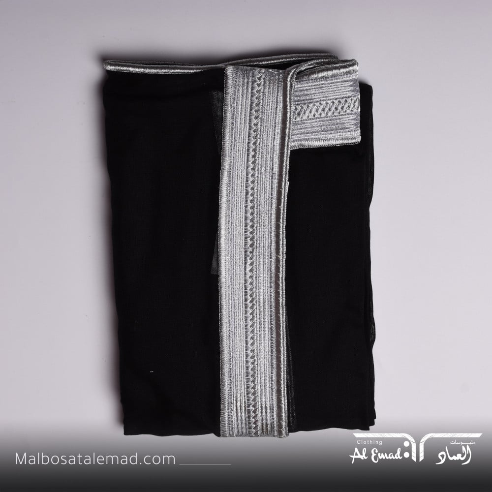 اسود وفضي