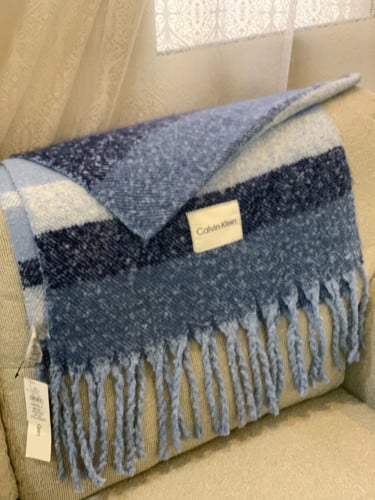 Scarf Calvin Klein  - بدون ملحقات