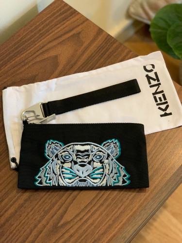 Small pouch- مع الدست باق فقط