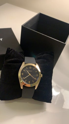 Dkny 34mm - مع البوكس فقط
