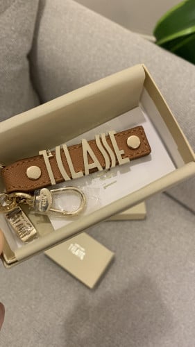 ميدالية Alviero Martini