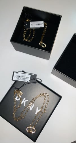سلسال Dkny - مع البوكس فقط
