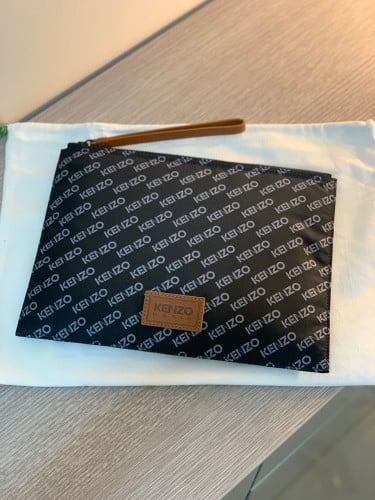 Kenzo Pouch
