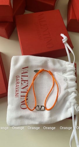 Valentino برتقالي