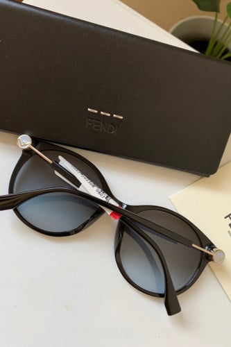 Fendi Sunglasses - مع البوكس فقط
