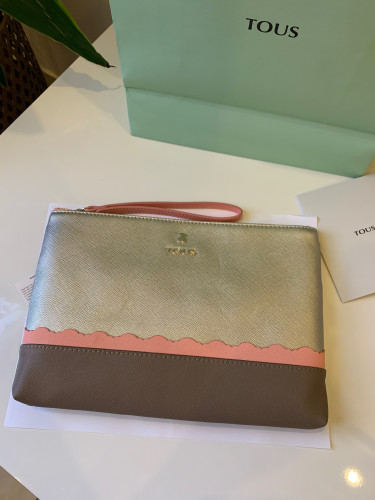 Tous pouch- اصغر من A4