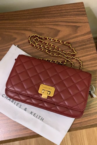 Charles & Keith - الدست باق فقط